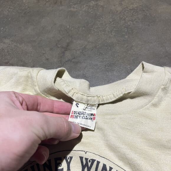 Vintage 70s Hiney Winery Dry Hiney Tan T-Shirt - Picture 3 of 3